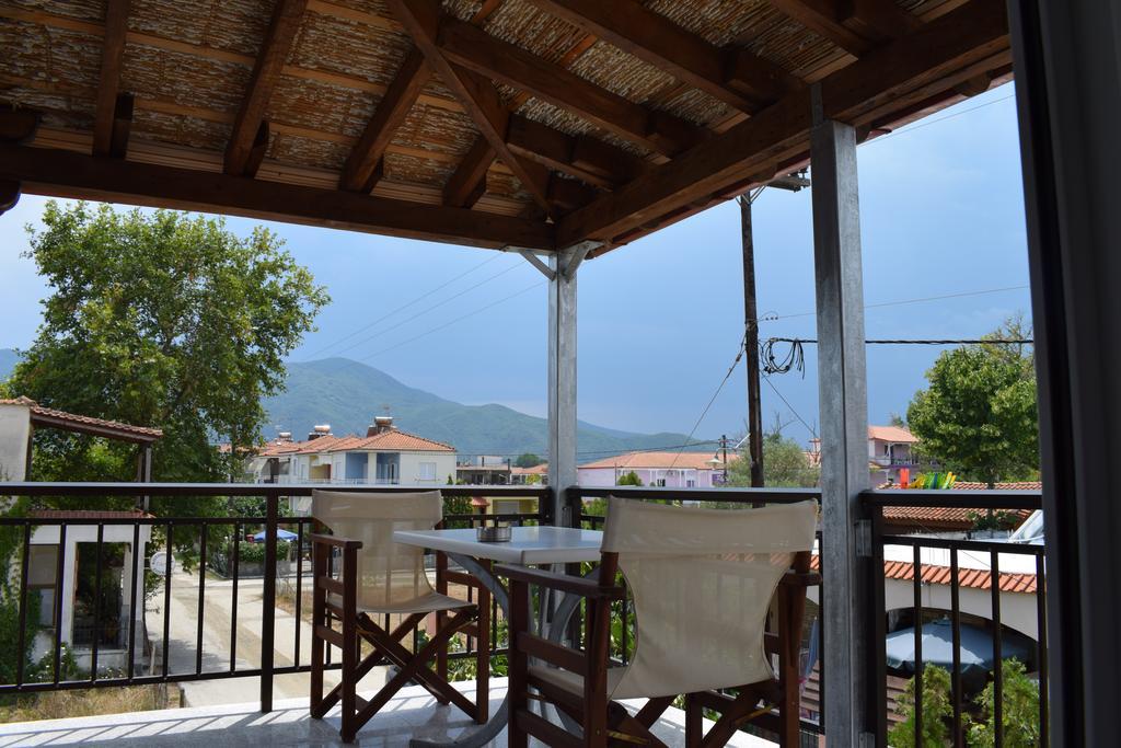Menis Haus Nea Vrasna Exterior foto